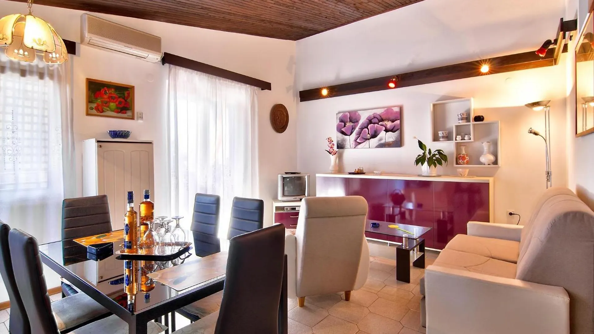 Apartments Lara Fažana Πανσιόν