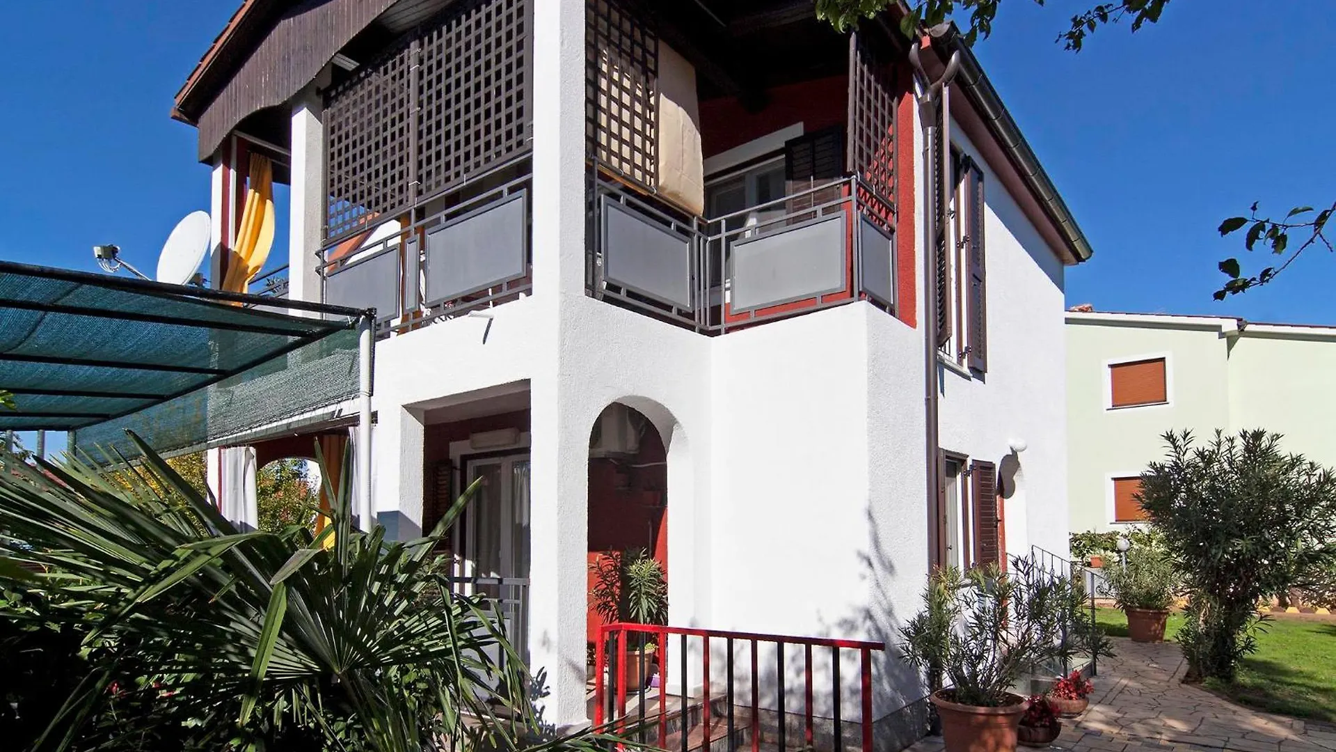 Apartments Lara Fažana Πανσιόν