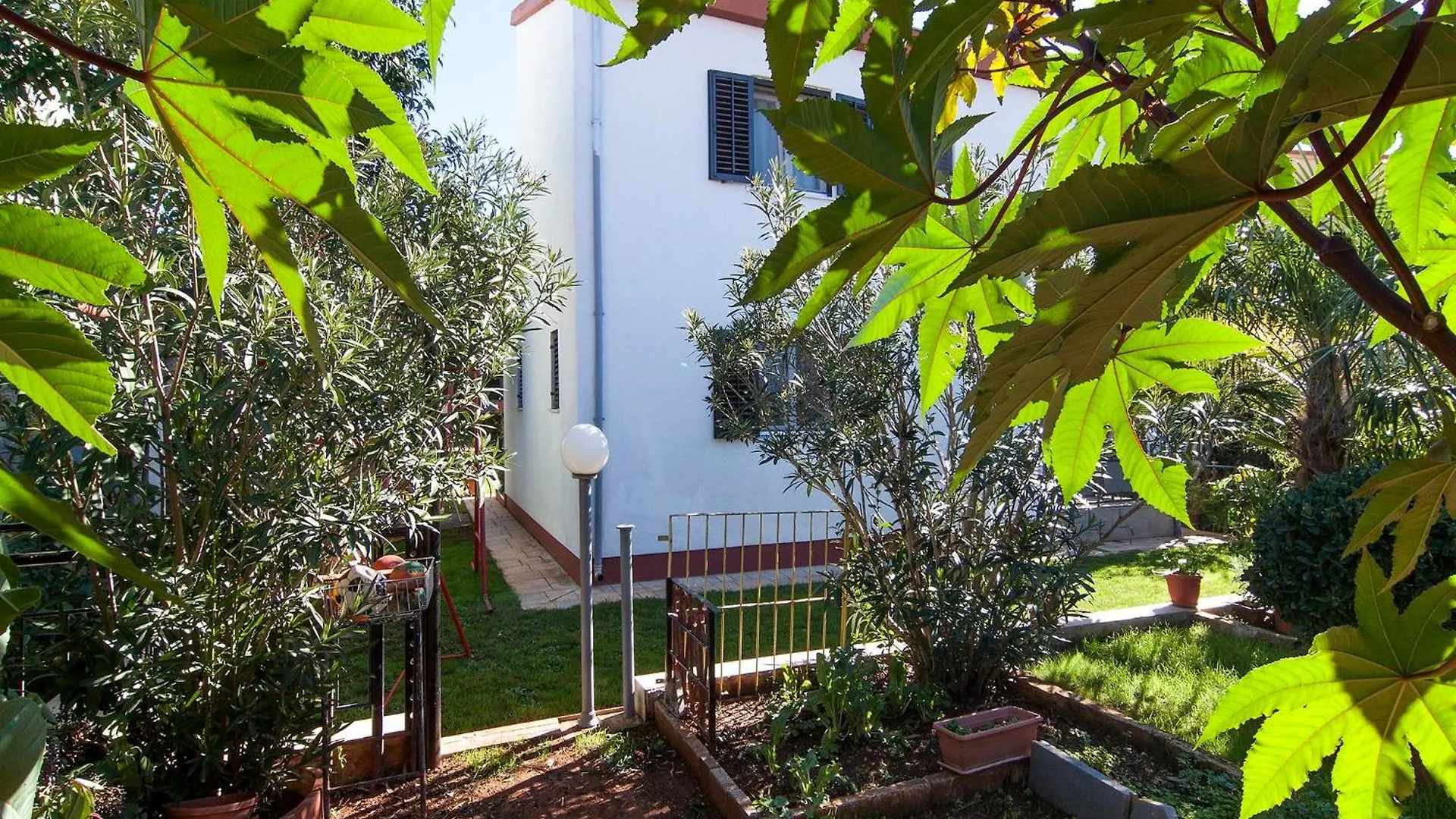 Apartments Lara Fažana Πανσιόν