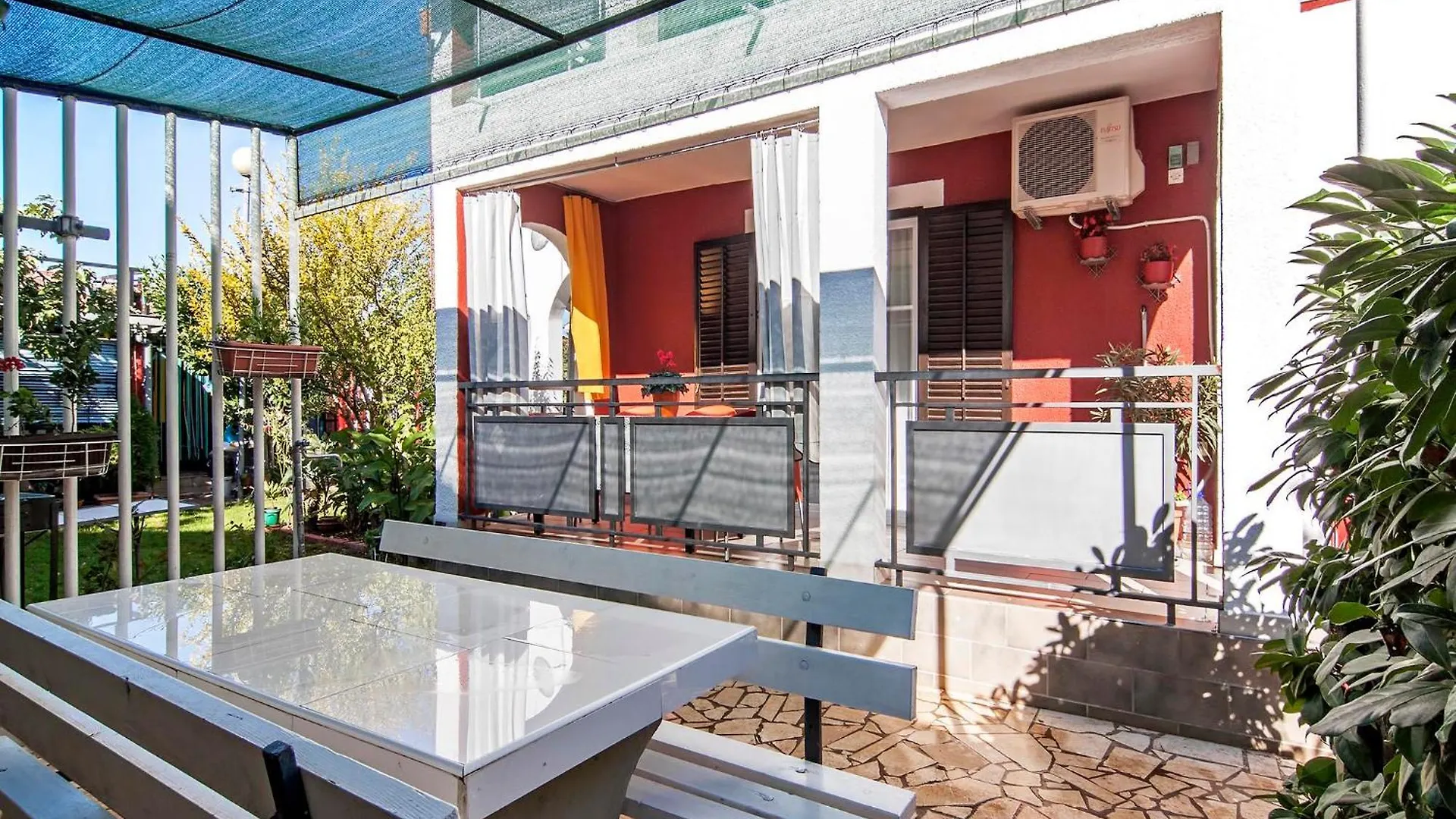 Apartments Lara Fažana 3*,  Κροατία